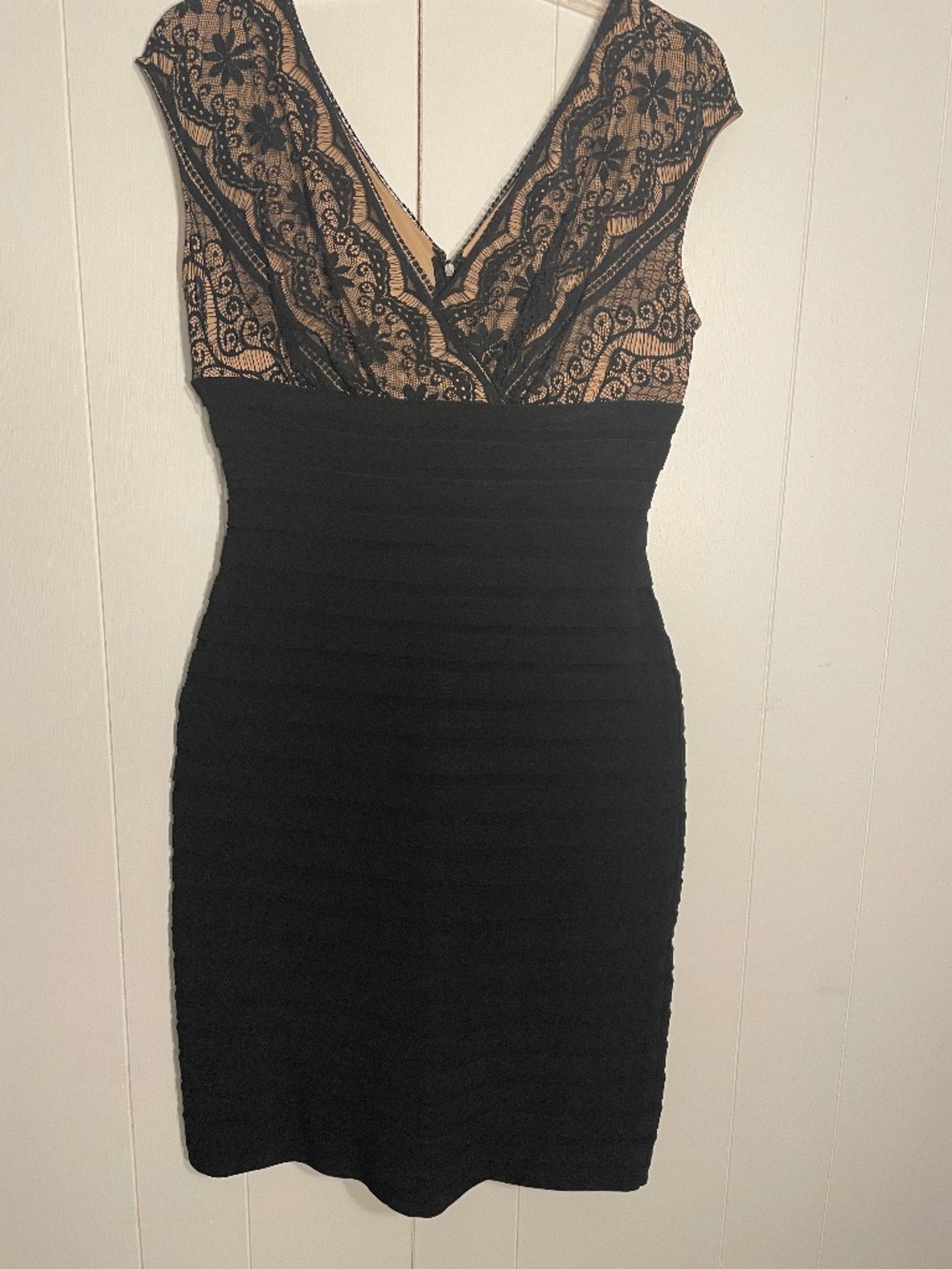 Adrianna Papell, size 6, Black (LBD)